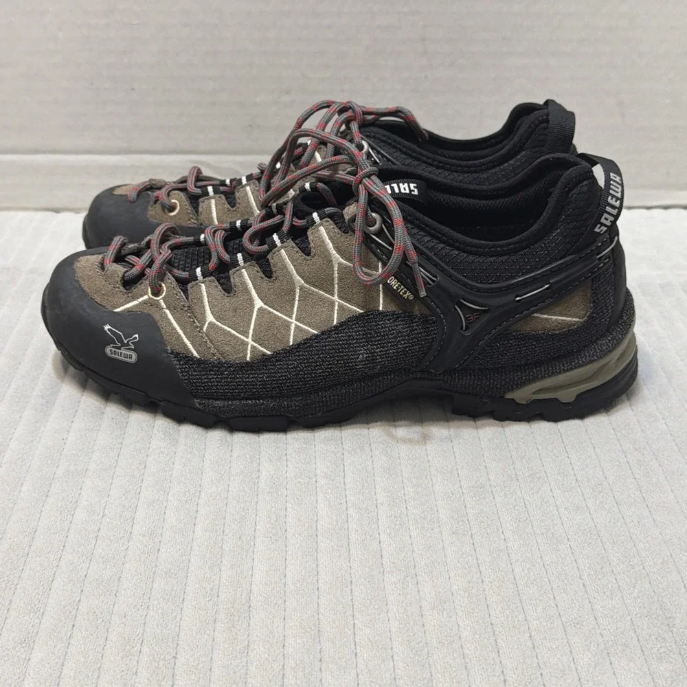 Salewa Alp Trainer GTX Carbon/Rhododendron Hiking Shoes - Women's Size 8.5
